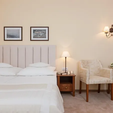 Bed & Breakfast Villa Sedina 4*
